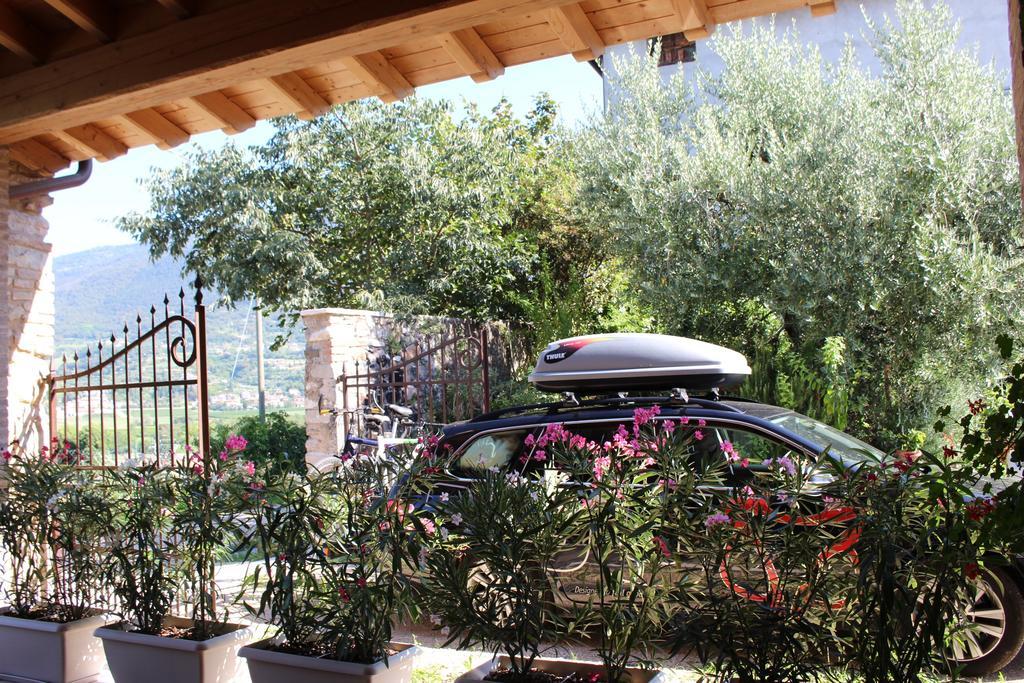 Giardino Degli Ulivi Apartment Caprino Veronese Luaran gambar