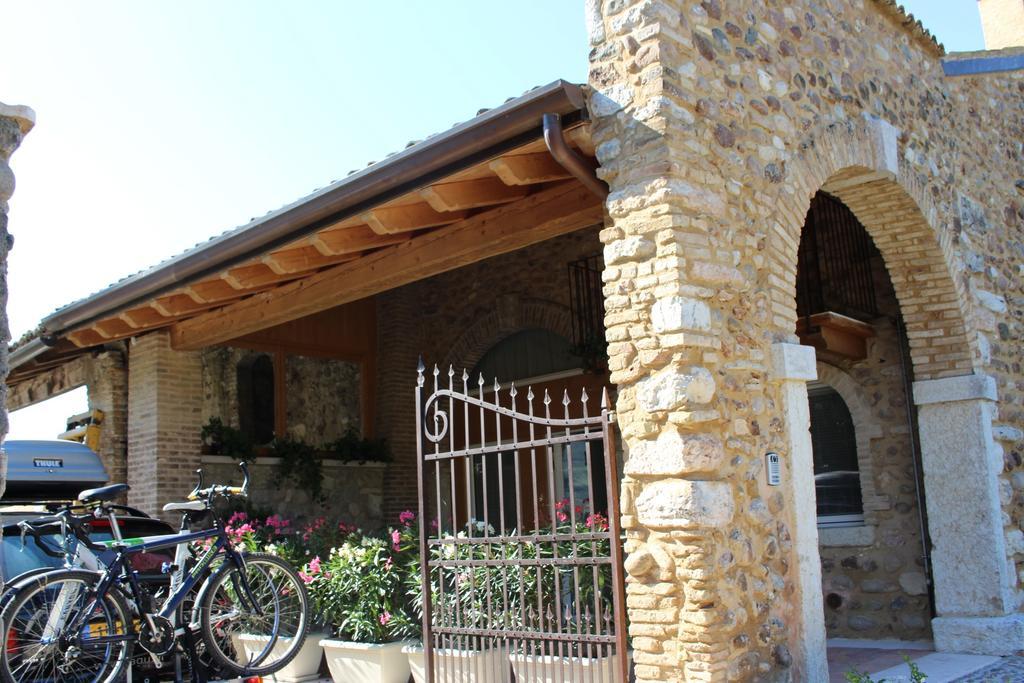 Giardino Degli Ulivi Apartment Caprino Veronese Luaran gambar